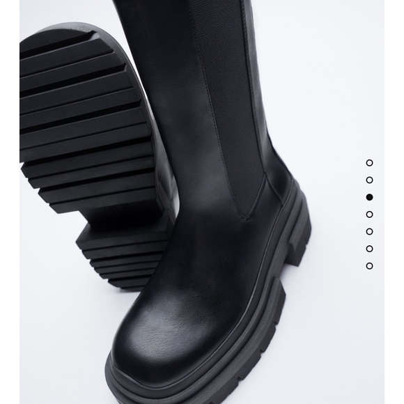 Most wanted Zara boots!!! Trendy & chucky! - Picture 1 of 10